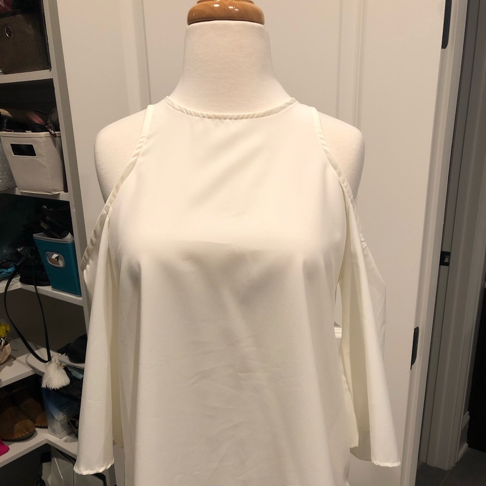 Open shoulder top